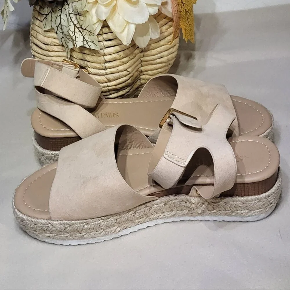 Dream Pairs Nude Suede Ankle Strap Platform Espadrille Sandals Size 7 EUC